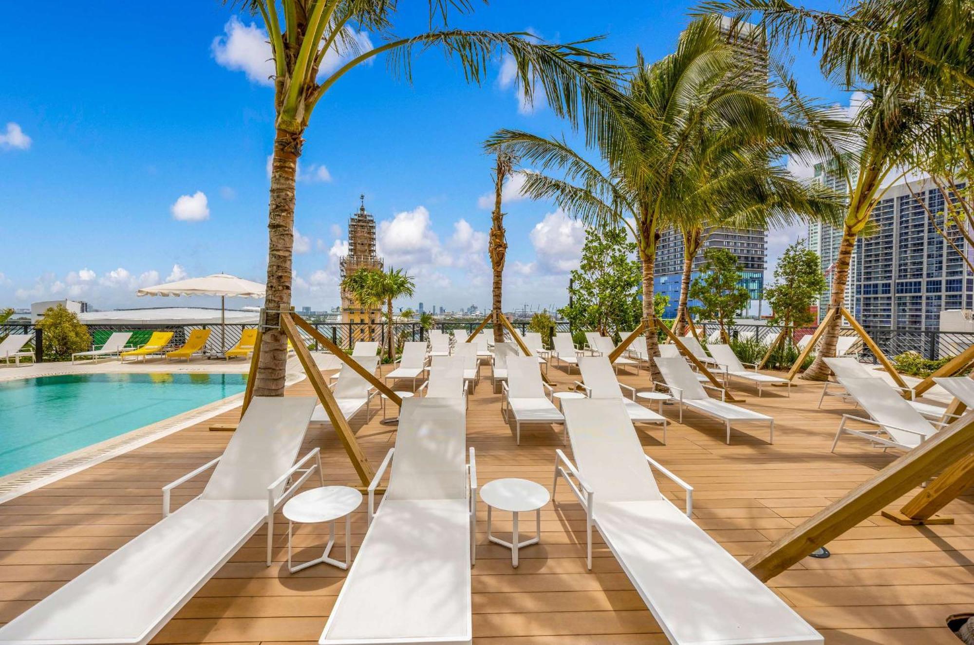 Modern Escape Chic 1-bd With Sunset Views Miami