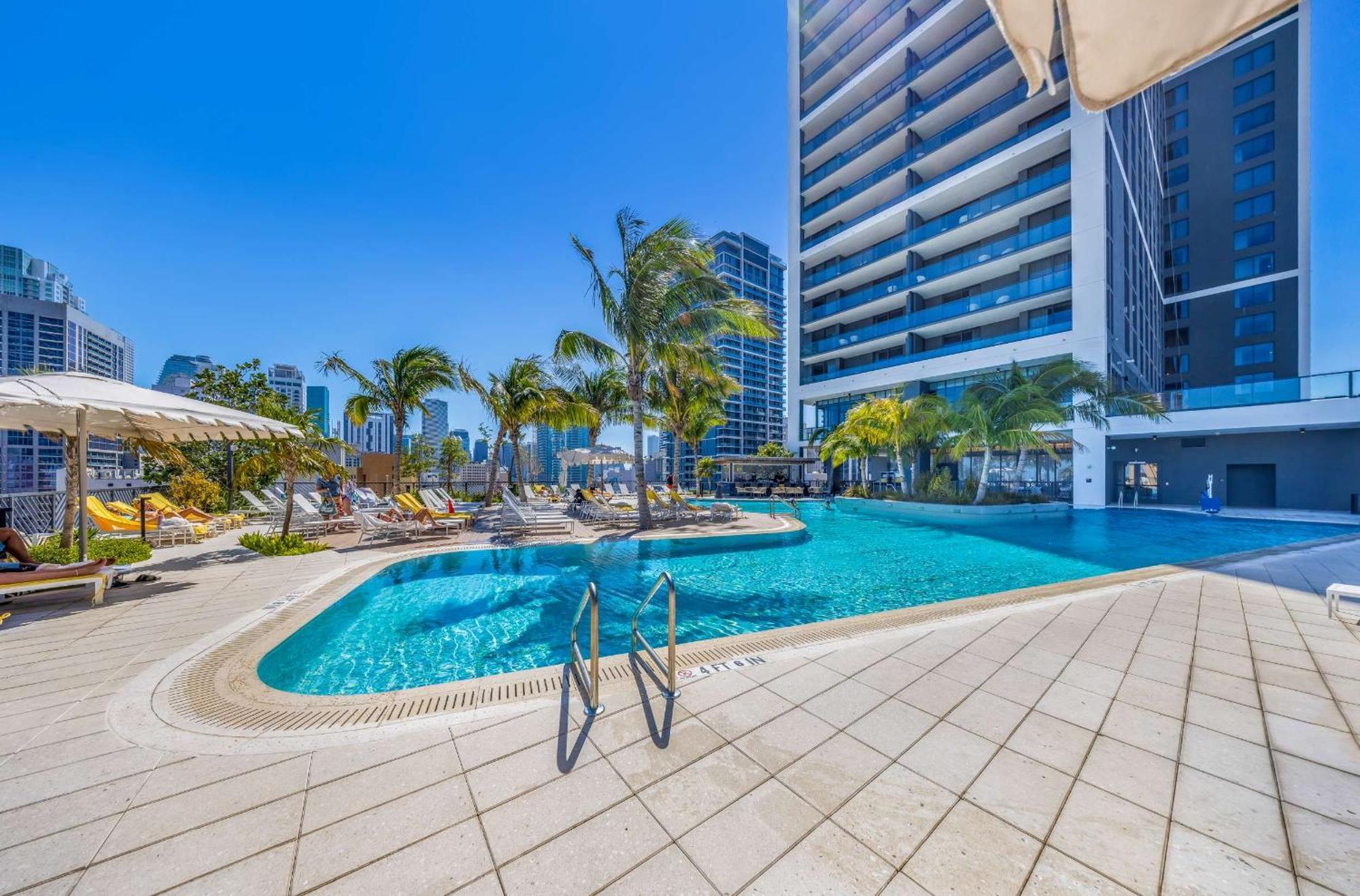 Modern Escape Chic 1-bd With Sunset Views Apartamento