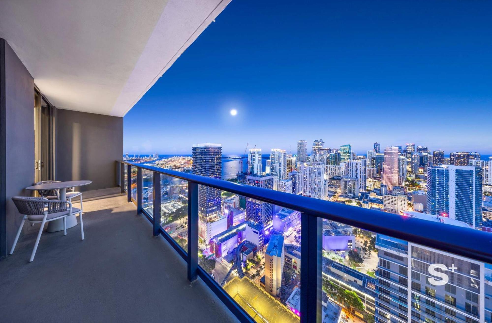 Modern Escape Chic 1-bd With Sunset Views